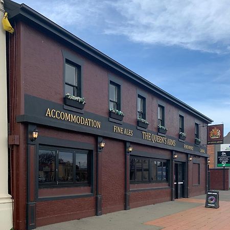 Queens Arms Hotel Longford Exteriér fotografie